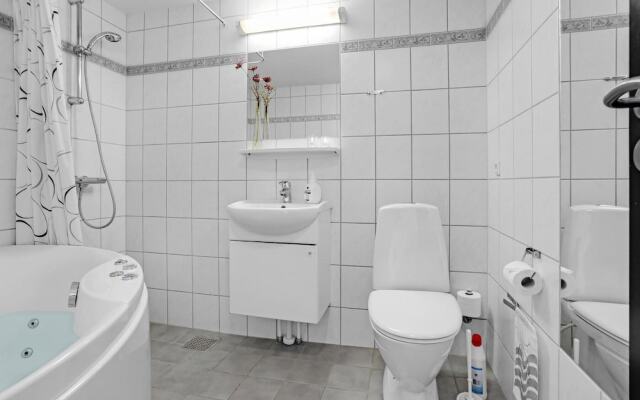 Stunning Apartment in Allinge With 1 Bedrooms and Wifi