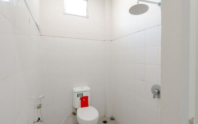 RedDoorz Plus Syariah @ Raya Nginden 2