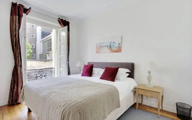 Eiffel Market Charming 2 Bed Apt Near Invalides