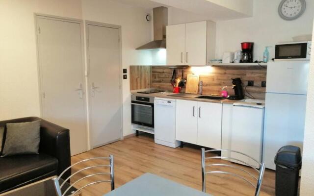 Joyeuse, superbe appartement d'environs 30m2.