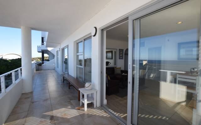 Dolphin House Apartments