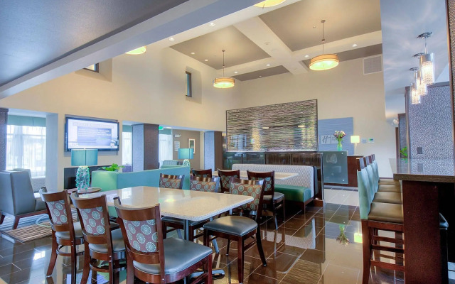 Holiday Inn Express Hotel & Suites Carlsbad Beach by IHG