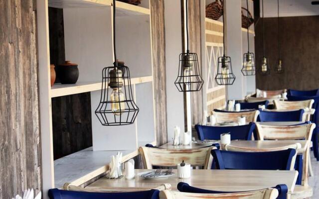 Hotel Tbilisi Central by Mgzavrebi