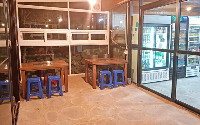 Jejucloudy Field House Pension