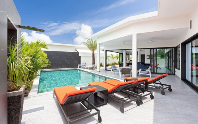 Ultra Luxury Villa Oxygen Pool Brianna 4