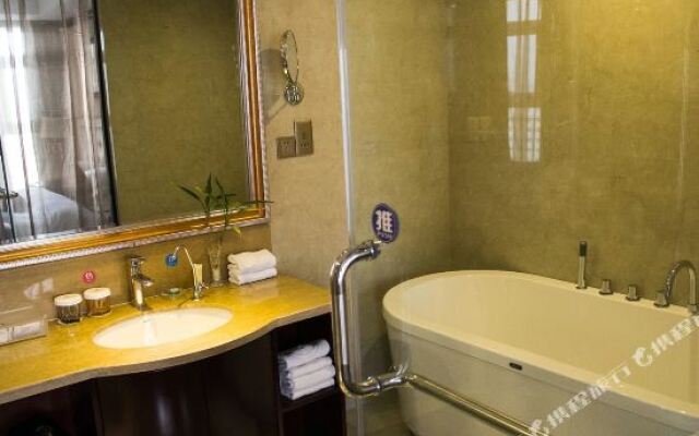 Hong Qi Qu Holiday Hotel