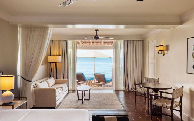 Fairmont Royal Pavilion