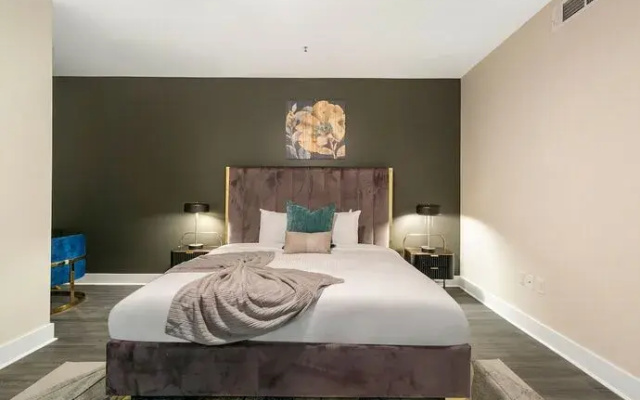 NOLA Charm Luxury 4-Bed Retreat Steps from French Quarter