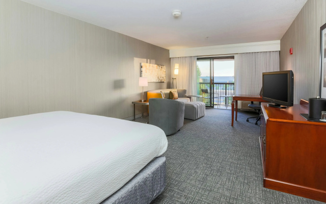 Courtyard by Marriott Roseville Galleria Mall/Creekside Ridge Drive
