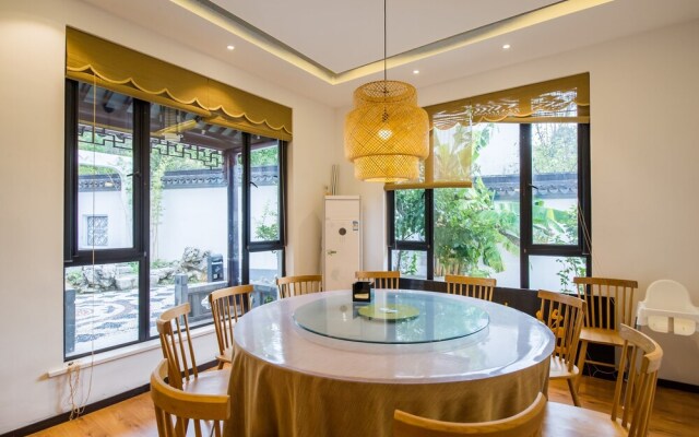 Taihu Baopu LingXia Inn