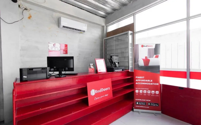 RedDoorz @ Raya Janti Yogyakarta – Lobby – Yogyakarta
