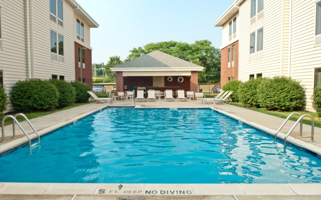 Hampton Inn & Suites Newtown