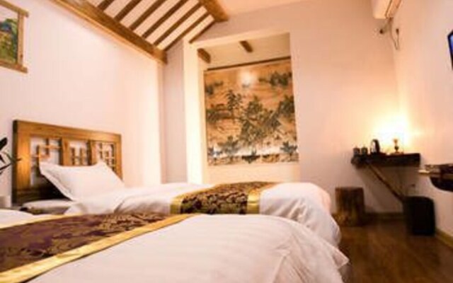 Zhangjiajie Tujia men Theme Inn