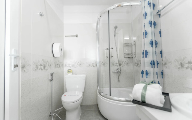 Camila Airport Hotel