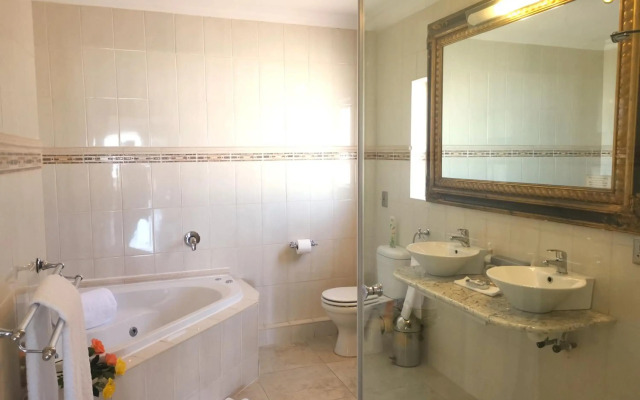 Misty Waves Boutique Hotel