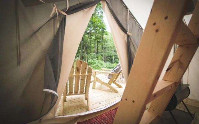 Tentrr- Hucklebuck Railway Camp