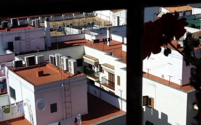 Studio in Sevilla, With Wonderful City View, Balcony and Wifi - 97 km