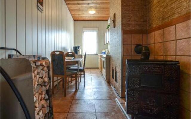 Holiday home E.-Thälmann-Str. H