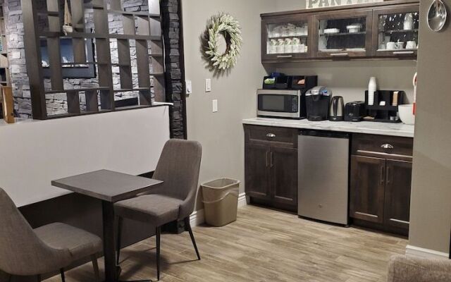 Newfound Inn & Suites