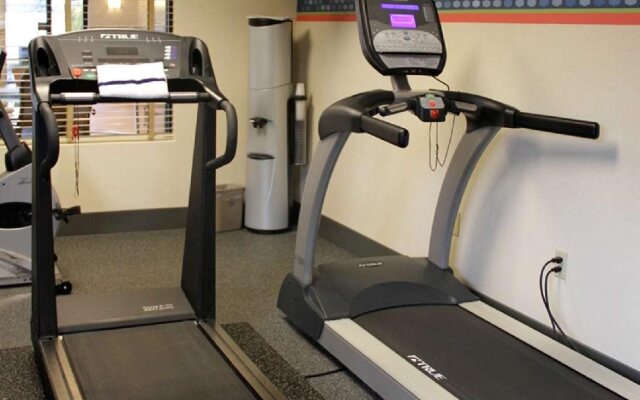 Hampton Inn & Suites Albany Airport