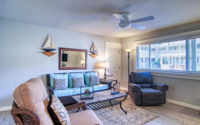 Courtyard #114 Condo