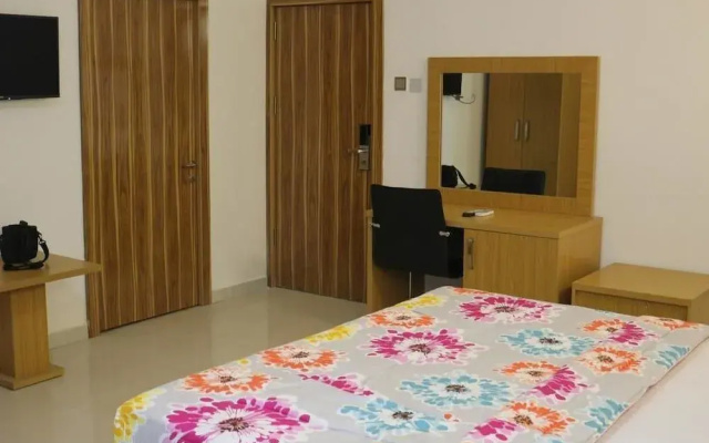 Roses Regency Hotel & Suites