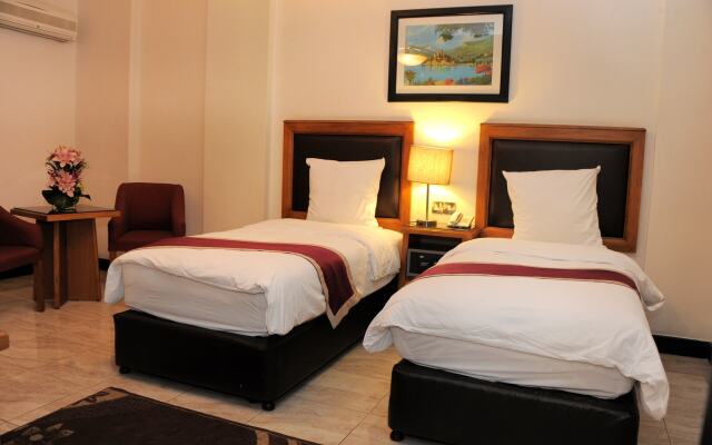 Raed Hotel Suites