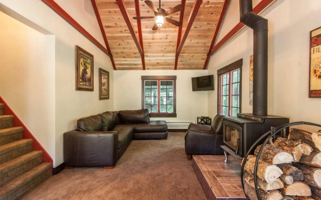 Hideaway Above The Stream