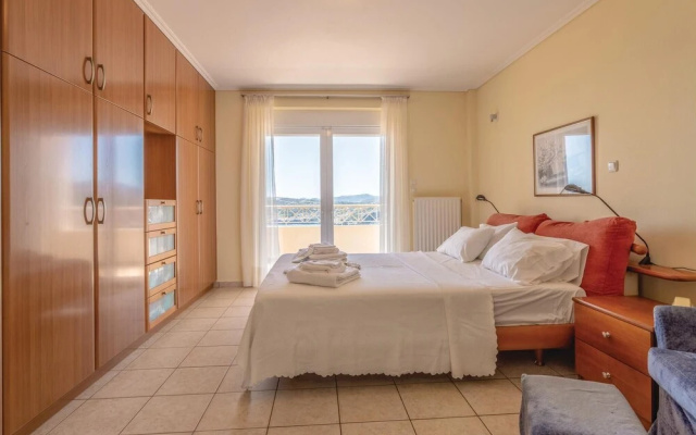 Awesome Home in Kaki Thalassa-keratea With 4 Bedrooms and Wifi