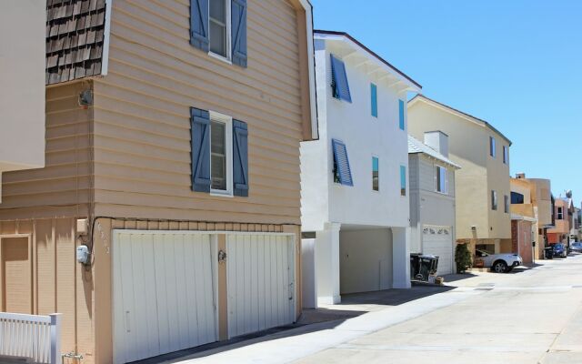 6302 W. Ocean Front (68447)