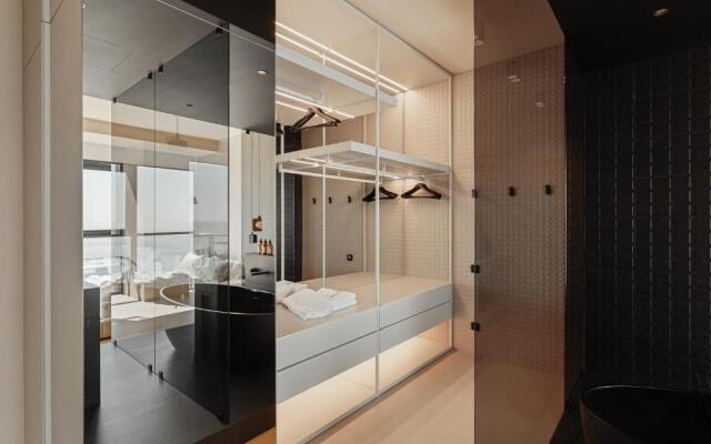 Sea and Sky Apartment