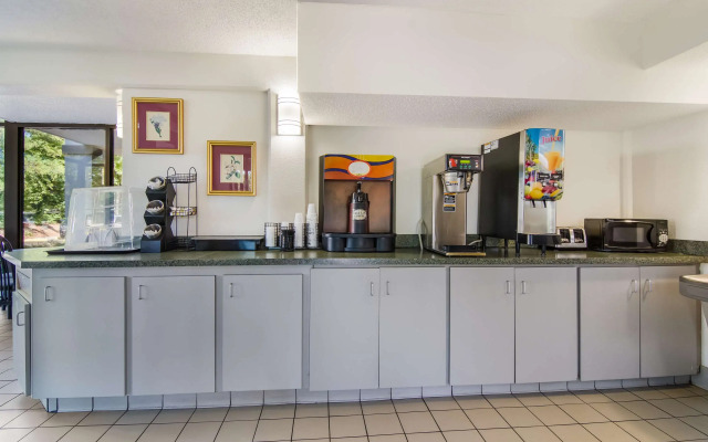 Econo Lodge Garner - Raleigh