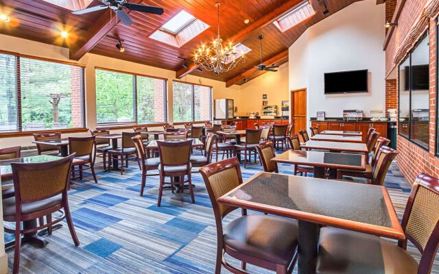 Quality Inn & Suites Altoona