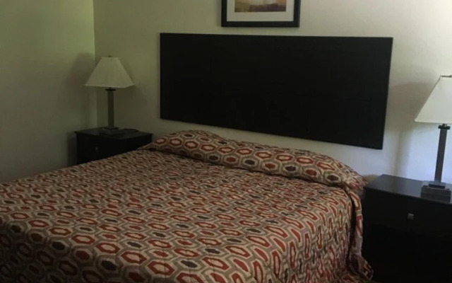 Woodlawn Hills Motel