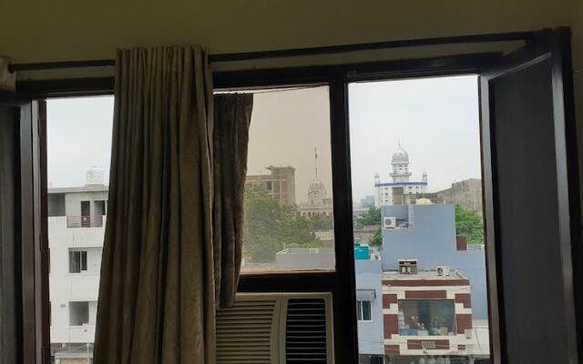 Hotel Holiday Comfort - 800 mts from Jallianwala Bagh, Amritsar