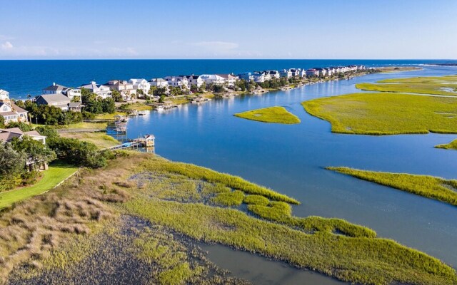 Higher Porpoise by Peace Vacations
