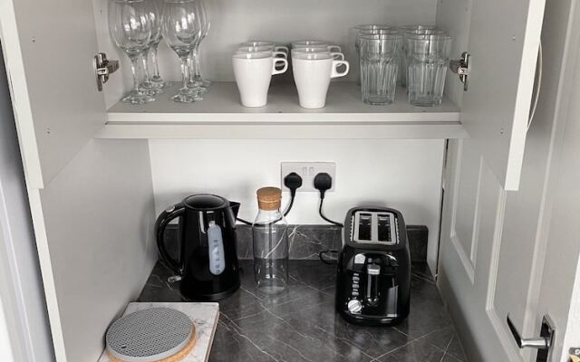 Worksop Newly Refurbished 3-bedroom House