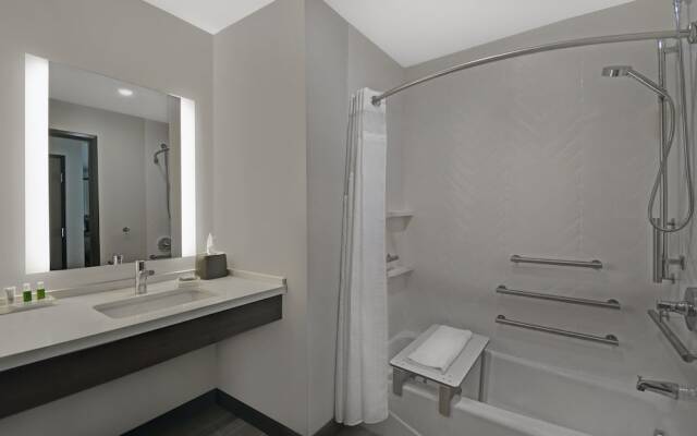 Holiday Inn Grand Rapids North - Walker, an IHG Hotel