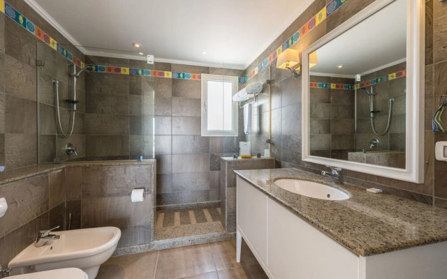 Vesta - Luxury APT II - 2BR - Golf