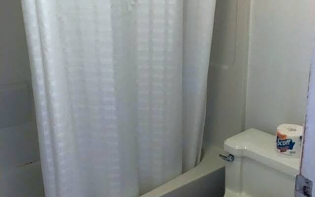 Villager Motel & Glen Manor Estate