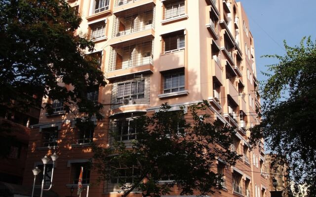 Malik Court by OYO Rooms