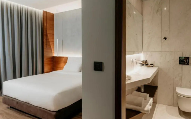Aya Hotel