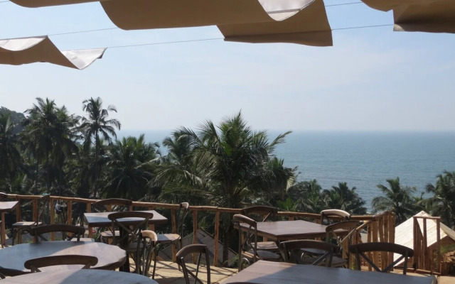 Larive Beach Resort