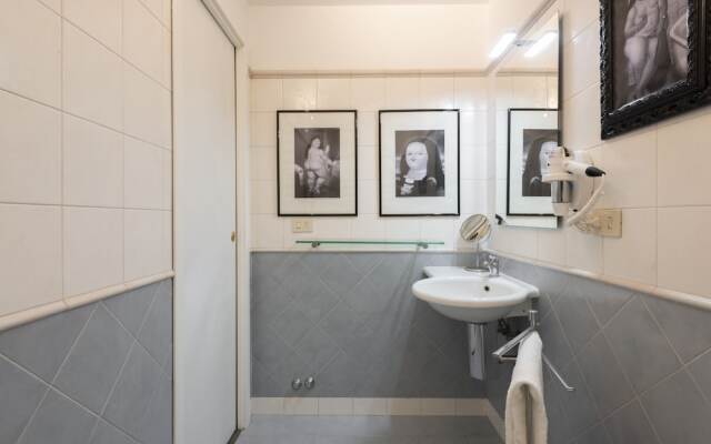 Luxury Large Loft by Dante House, Top Location