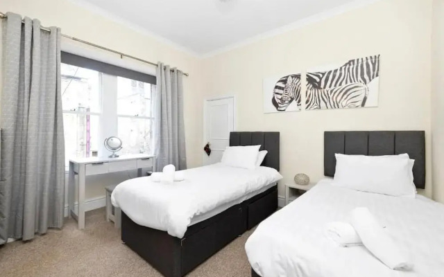 JOIVY Rose Street Hideaway