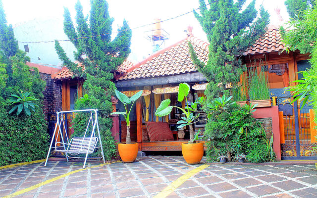 Pringgodani, The Family Guest House by ZEN Rooms
