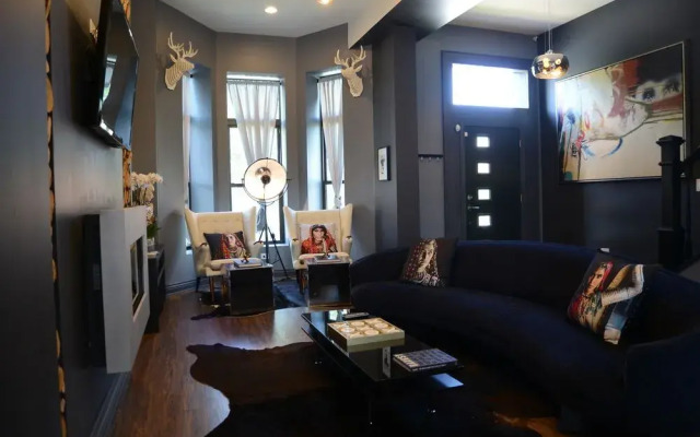 Chicago Daily Rentals Hostel