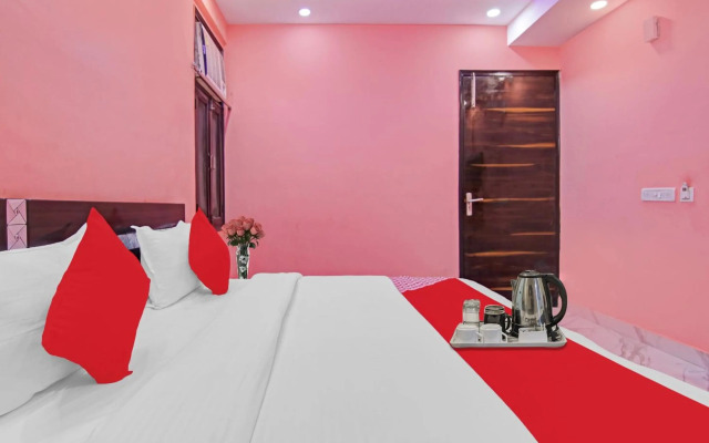 OYO Flagship 70281 Hotel Rishabh Inn