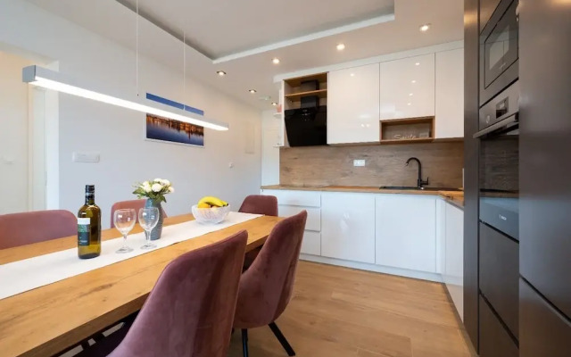 Exquisite and Stylish Apartment Trogir