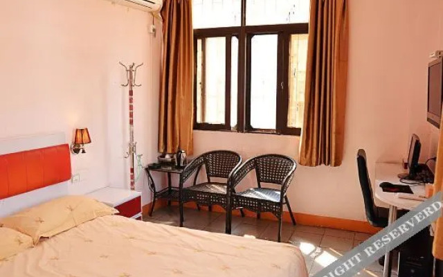 Oyo Ronghua Hostel